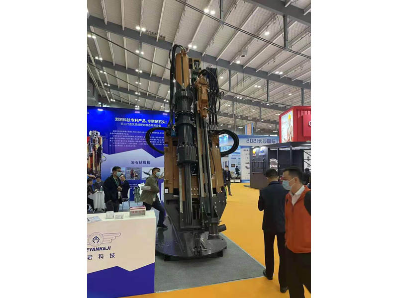 超硬巖靜態(tài)開采設(shè)備